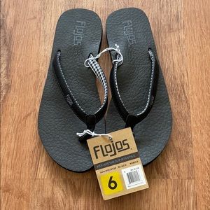 NWT Flojos Black Yoga Flip Flops - sz. 6